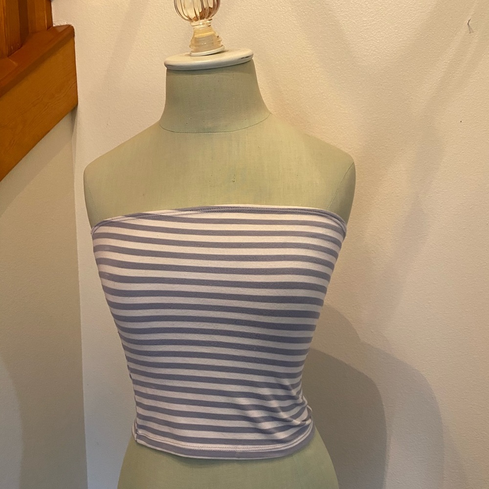 Brandy blue/white crop top
